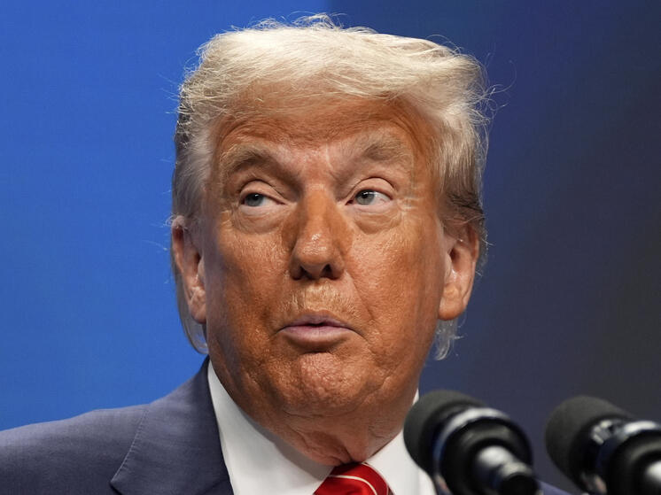 Трамп назвал Болтона "глупым человеком" за слова о том, что "Путин уже победил"