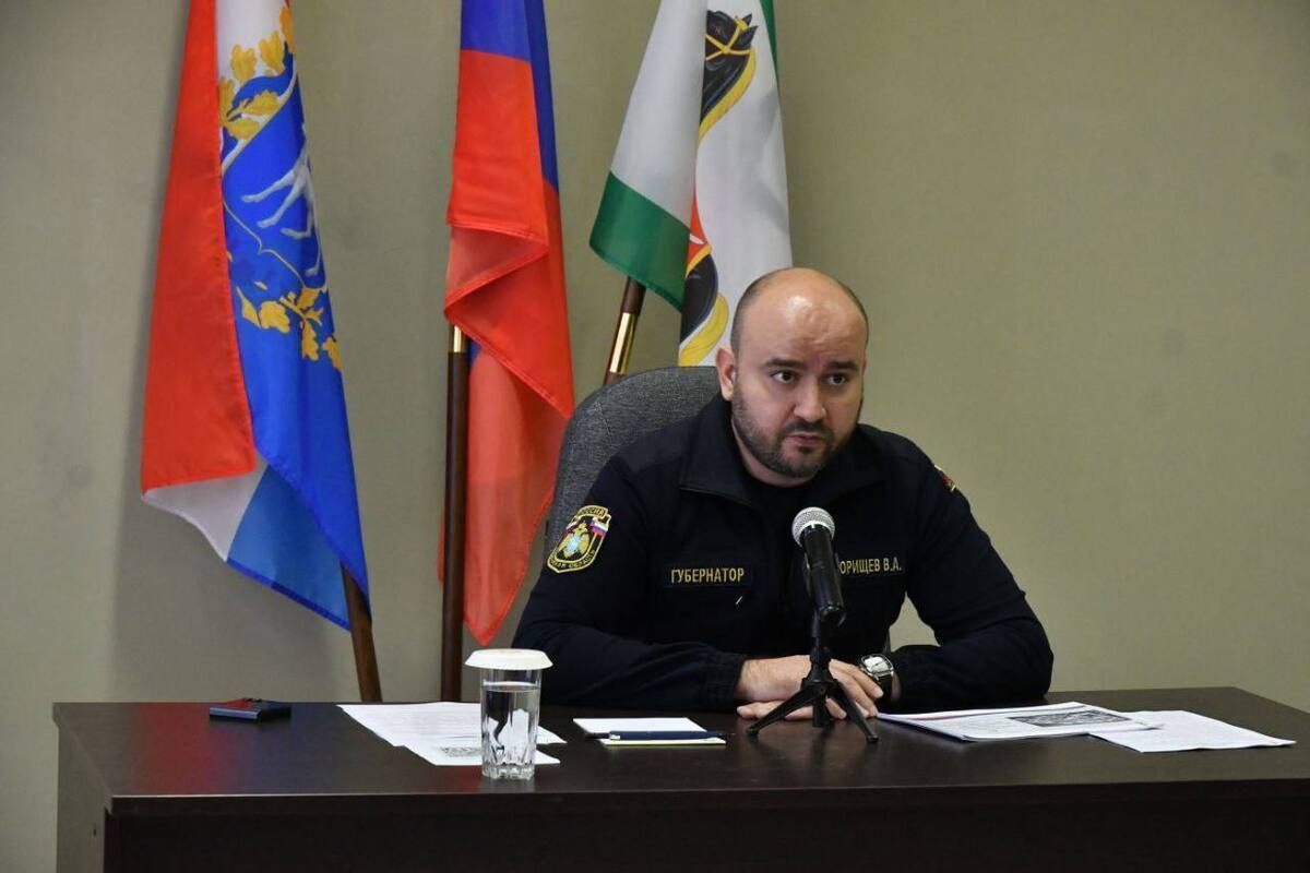 Вячеслав Федорищев с командой правительства работает в Рощинском