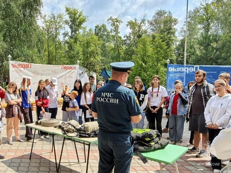 Тамбовские спасатели провели занятие по безопасности с детьми в лагере «Спутник»