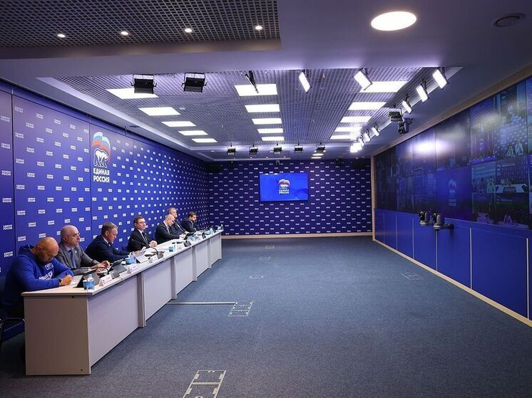 Работа со сторонниками, реализация партпроектов, подготовка к выборам: Владимир Якушев поставил задачи региональным отделениям «Единой России»