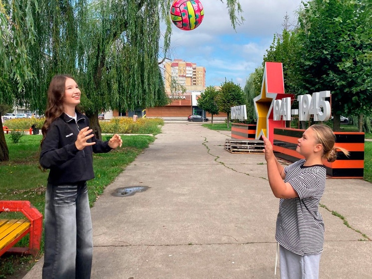 В тамбовском Парке Победы весело провели «Лето во дворе».