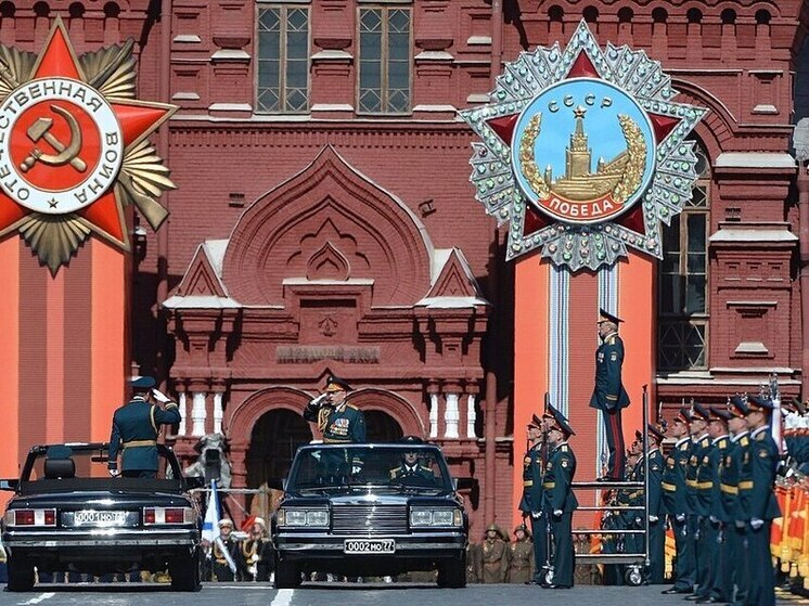 Ветерану, сидевшему рядом с Путиным и Си Цзиньпином, исполнилось 100 лет