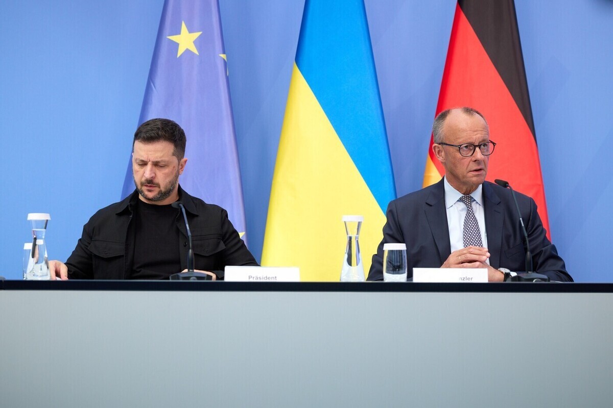 Guardian: Зеленский отправился в Берлин на онлайн-встречу из-за риска новой ссоры с Трампом