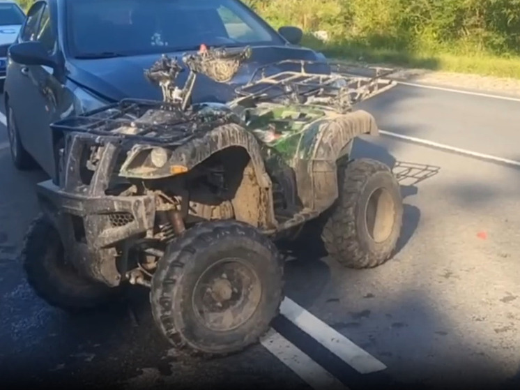 В Ярославской области два подростка на квадроцикле попали под автомобиль