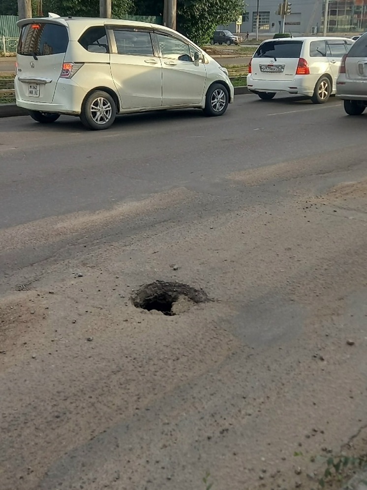 В Улан-Удэ водителей предупредили о зарождающейся "черной дыре" на Лебедева