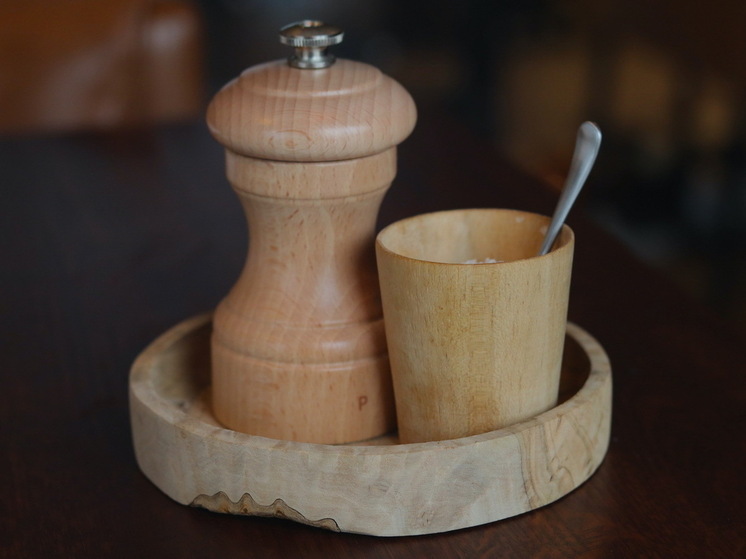 "Я мыла полы с солью месяц — вот что произошло с моим домом!": обязательно попробуйте этот древний лайфхак