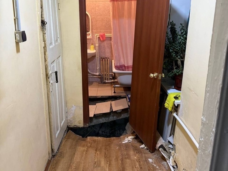 В Таганроге ввели режим ЧС в многоквартирном доме на Октябрьской из-за обрушения плиты перекрытия