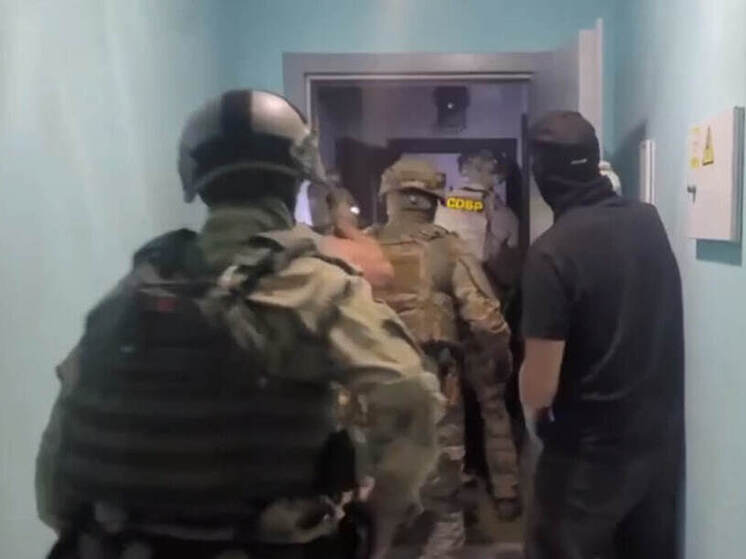 В Омске задержали участников этнической ОПГ, вымогавших у горожанина деньги