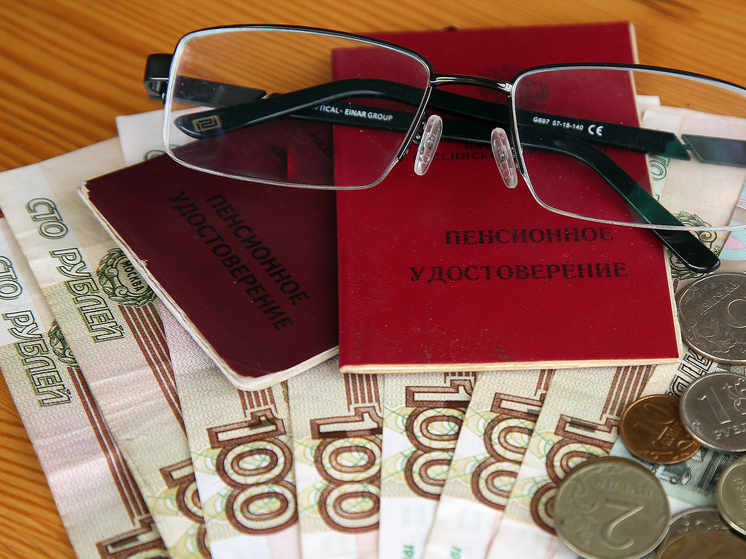 Средний размер социальной пенсии в РФ превысил 15,5 тысячи рублей