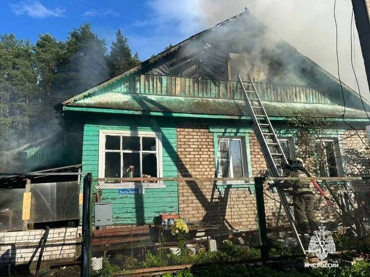 В Тверской области тушили жилой дом