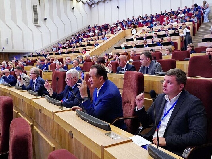 «Единая Россия» приняла предвыборные программы на выборы в Заксобрание и горсовет Новосибирска