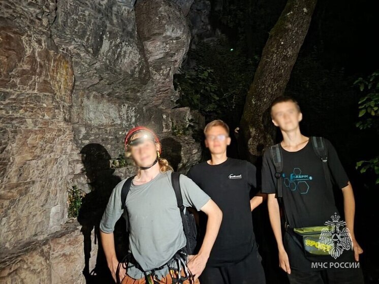 Спасатели Сочи дважды за вечер эвакуировали приезжих из Агурского ущелья