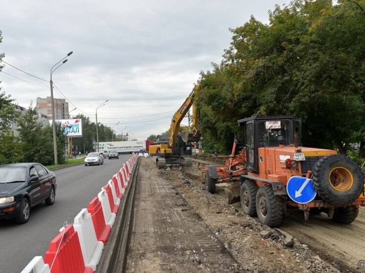 В Барнауле перекрыли Павловский тракт перед поворотом на Попова
