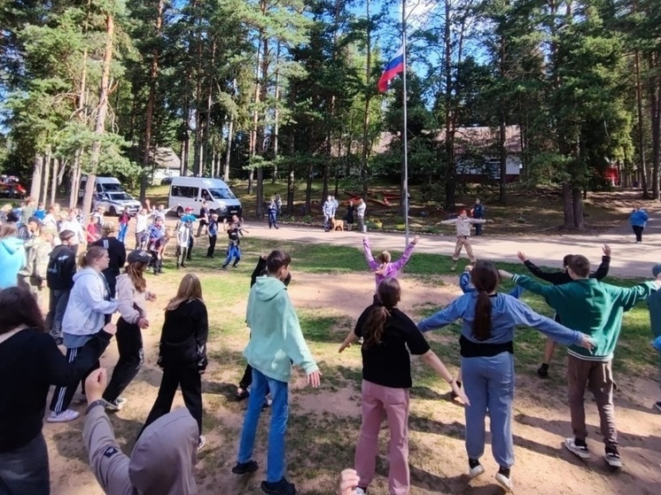 Тысячи воспитанников детских лагерей Новгородской области погрузились в будни автоинспекторов
