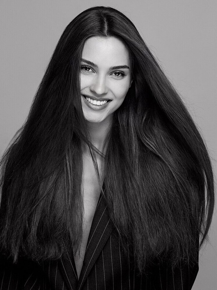 Участница конкурса «Мисс Вселенная» Александрова погибла после аварии с лосем