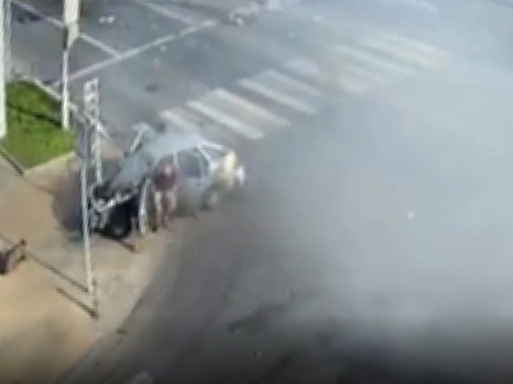 Звуки взрывов и сейчас раздаются в небе над регионом