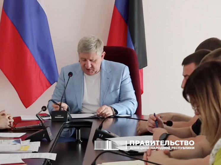 В совещании приняли участие представители органов исполнительной власти, руководители муниципальных образований и сотрудники государственной инспекции безопасности дорожного движения.