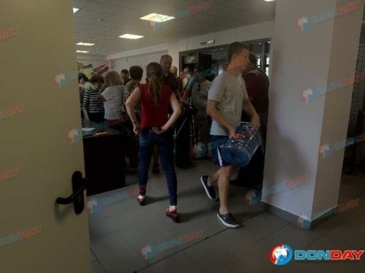 В Ростове в пункт временного размещения прибыли первые жильцы пострадавших домов