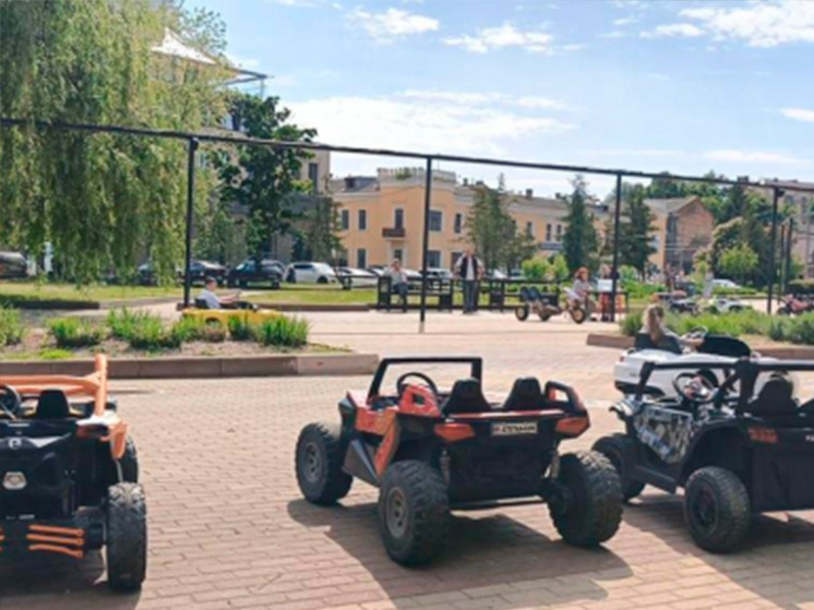 На Набережной в Брянске незаконно сдавались детские электромобили