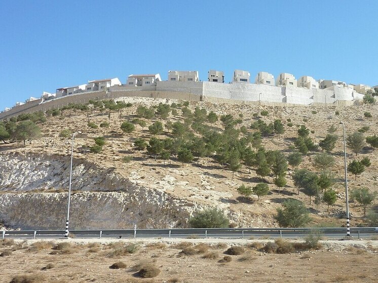 Израиль объявил о строительстве ставящего под угрозу палестинскую государственность поселения