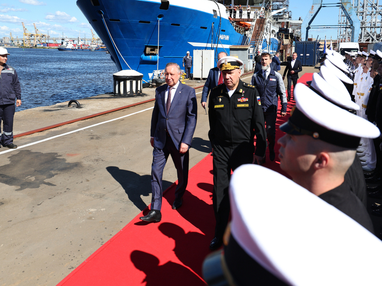 Беглов: в Петербурге на «Северной верфи» спустили на воду фрегат «Адмирал Амелько»