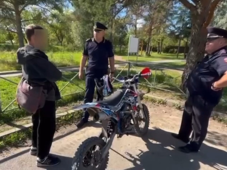 В Коммунаре Госавтоинспекция задержала юного питбайкера без прав и номеров