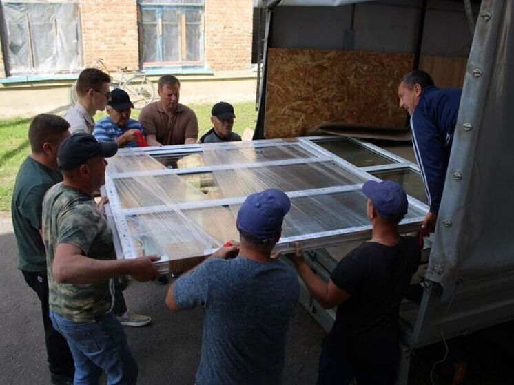 Орловская область подарила школе в ЛНР новые окна