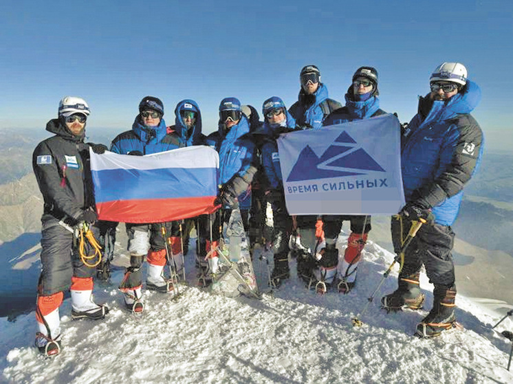 Ветераны СВО на протезах поднялись на Эльбрус, преодолевая боль, считая шаги и держа темп