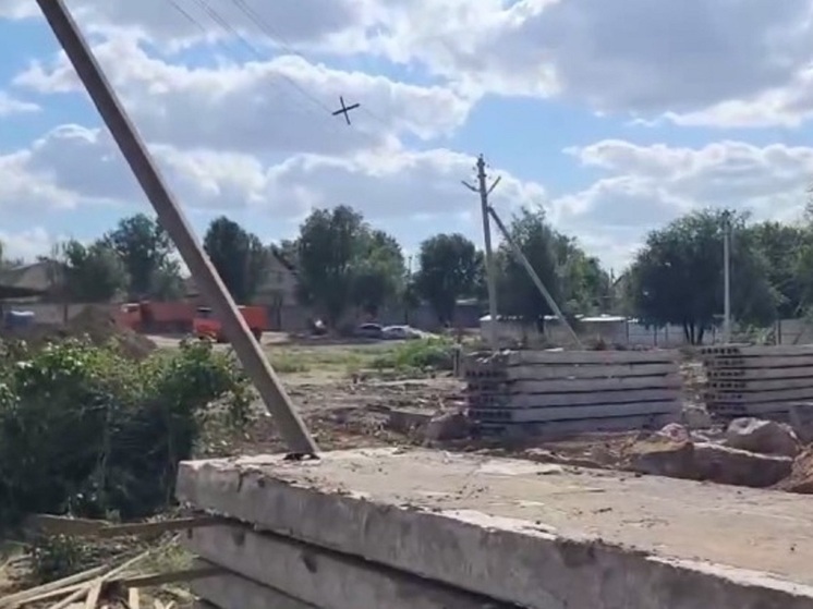 В Элисте продолжается строительство соцучреждения