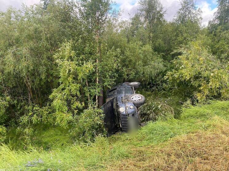 19-летняя девушка пострадала в перевернувшейся машине в Салехарде