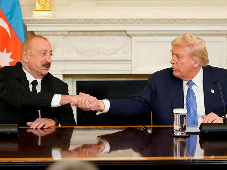 После визита в США Ильхам Алиев перестал демонстрировать агрессивный тон по отношению к России, что вызвало закономерный вопрос: что именно произошло, что изменило поведение президента Азербайджана?