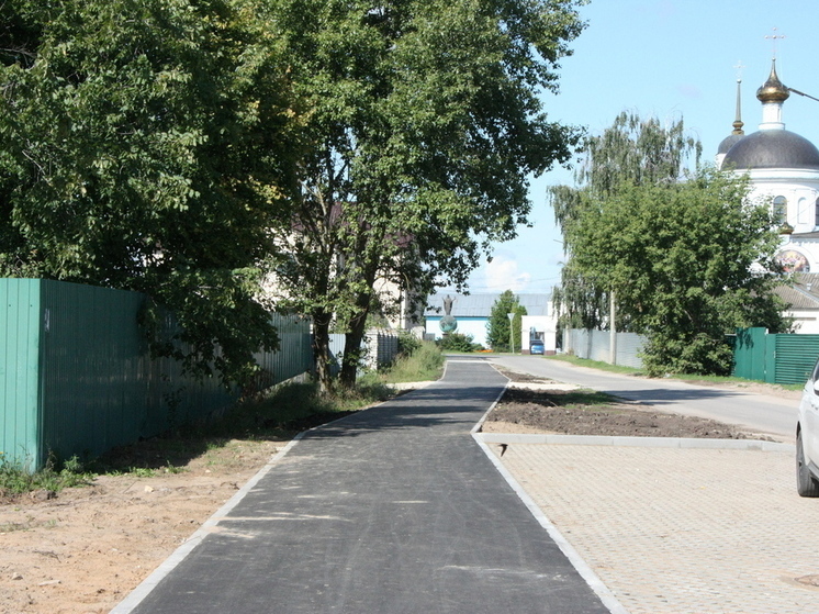В рязанской Солотче обустроили тротуар у школы №32