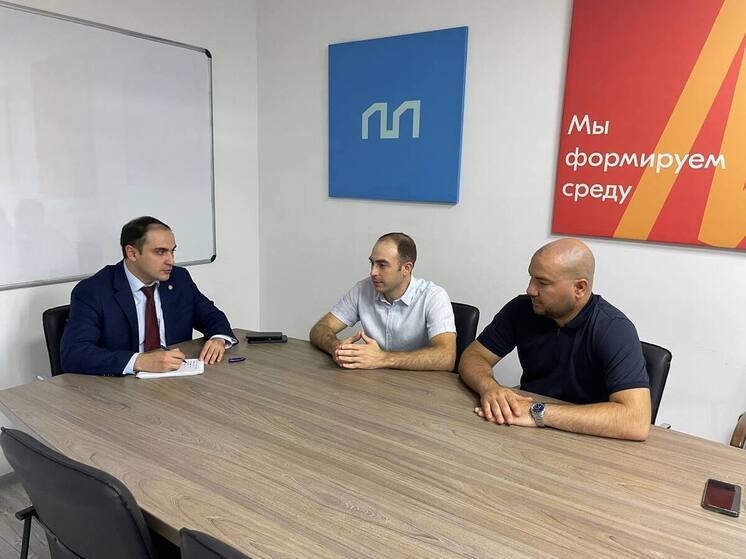 Участник программы «Герои Карачаево-Черкесии» стажируются в Министерстве по делам молодежи республики