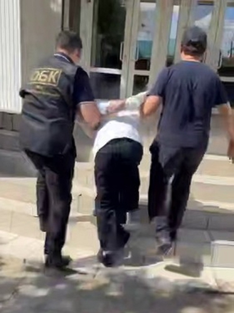 Обманувшего жительницу Калмыкии мошенника задержал в Курской области