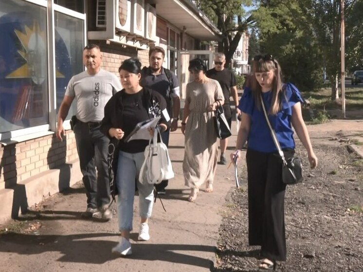 Активисты Народного контроля проверили магазины Горловки на предмет наличия в продаже разливной воды