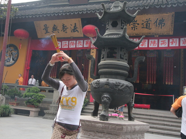 Китай принимает жесткие меры против запасающих редкоземельные металлы компаний