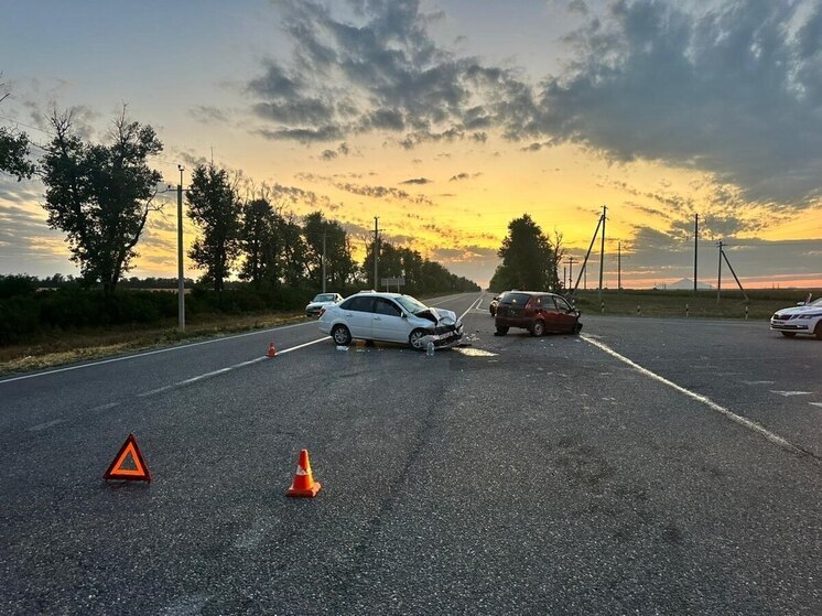 В Кировском округе начинающий водитель спровоцировал ДТП с тремя пострадавшими