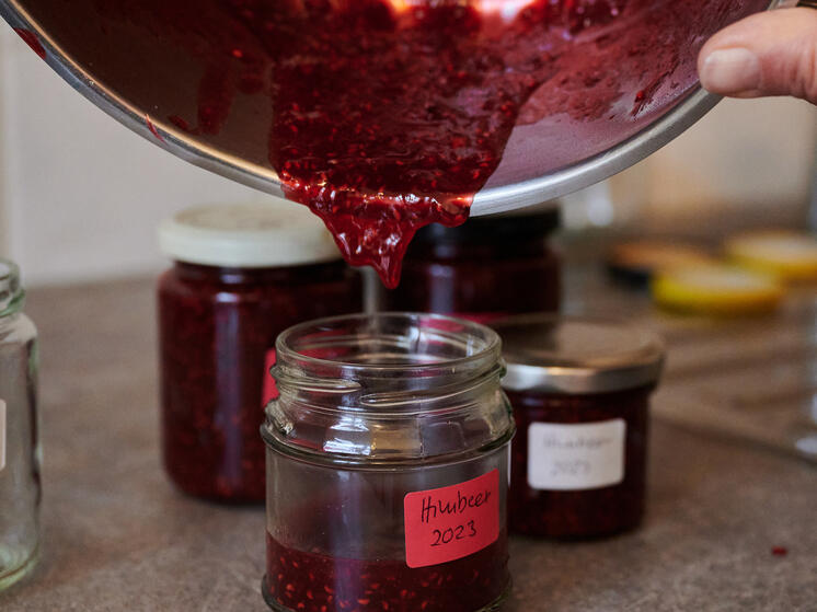 16 августа отмечают День малинового варенья