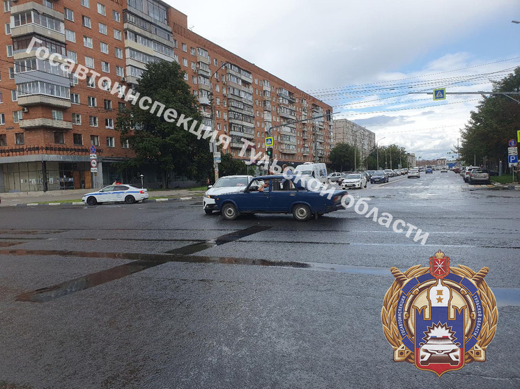 Нарушение ПДД водителем ВАЗа в Туле стало причиной травм 2-летней девочки