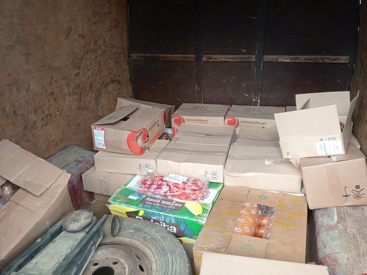 Без холодильника и документов: 200 килограмм колбасы вернули из Псковской области в Республику Беларусь