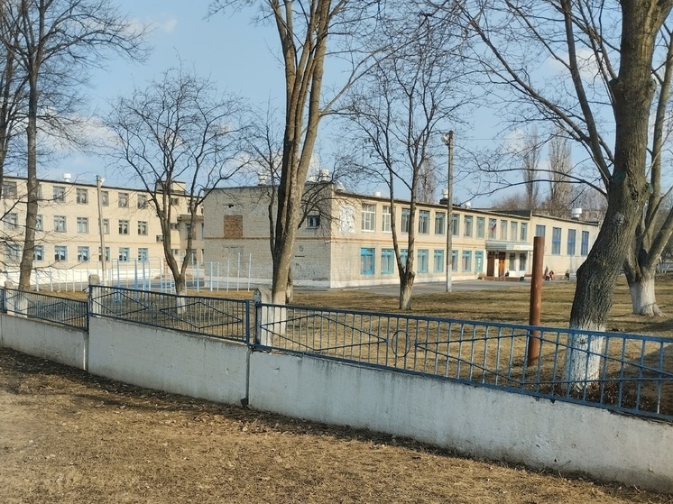 Две школы в ЛНР назовут в честь Героев РФ