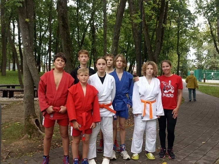 Спортсмены Серпухова сыграли в лапту