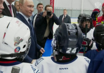 Владимир Путин в день проведения переговоров с Дональдом Трампом на Аляске видимо решил действовать по принципу древних римлян: «Поспешай медленно»