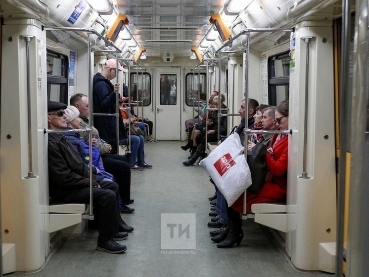 В Казани ежедневно около 100 тысяч человек выбирают метро для своих поездок