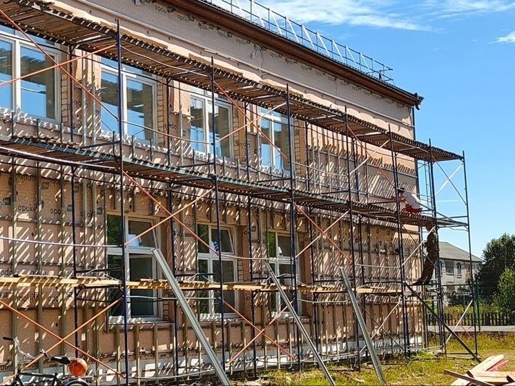 В Сельменьгской средней школе продолжается капремонт