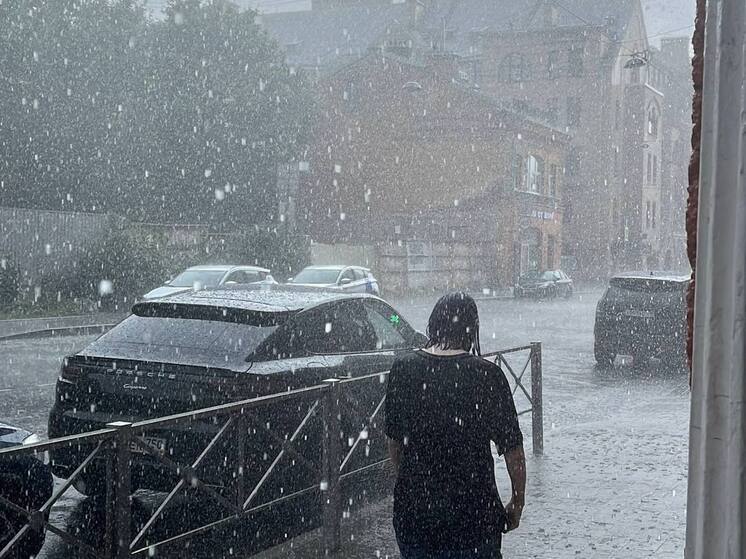 В Хакасию снова пришли очень сильные дожди с грозами и ветром