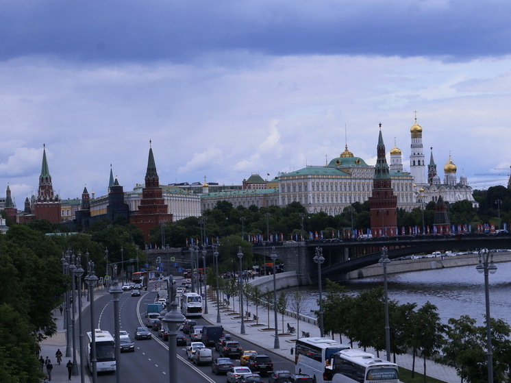 Жители Москвы на улицах ответили на вопросы об Аляске