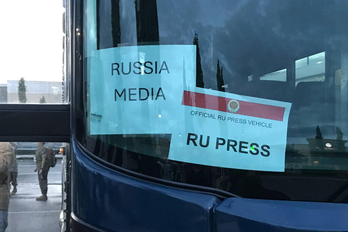 Журналистов кремлевского пула перебросили на военную базу Элмендорф