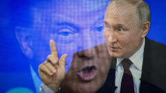 Журналисты готовятся к пресс-конференции Путина и Трампа