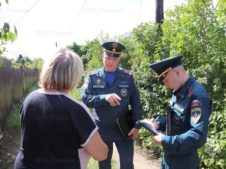 Сотрудники МЧС проверили орловские дачи на пожарную безопасность